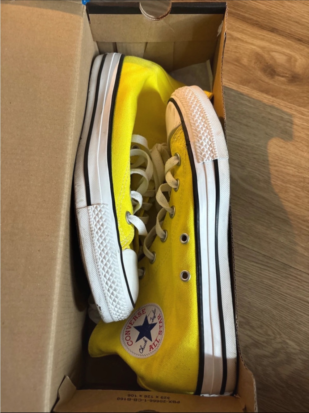 Converse Fresh Yellow size 6M/8W